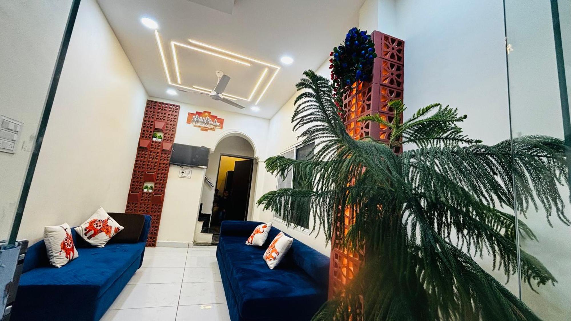 Hotel Shreenidhi Comfort Stay อุจเจน ภายนอก รูปภาพ